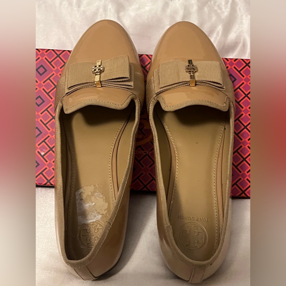 Tory Burch Nude Patent Leather Trudy Bow Gold Reva Flats Loafers